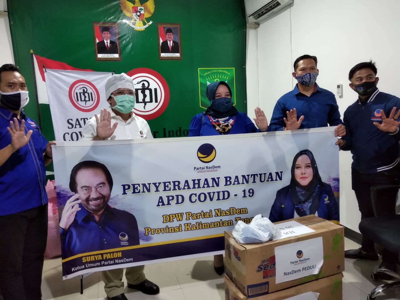Partai NasDem Kalimantan Tengah menyalurkan bantuan APD untuk tenaga kesehatan di wilayah Kalteng