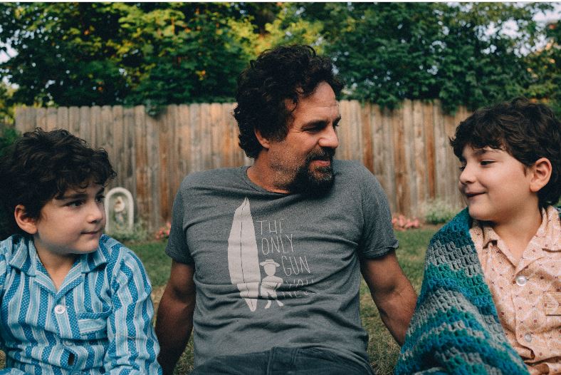 Adegan dalam serial  I Know This Much Is True