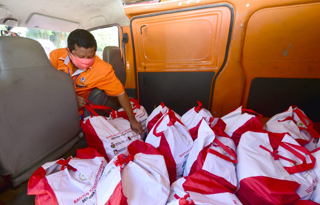 Tidak updatenya Data Terpadu Kesejahteraan Sosial (DTKS) karena kurangnya komitmen Pemerintah Daerah terkait pemberharuan DTSK itu sendiri.