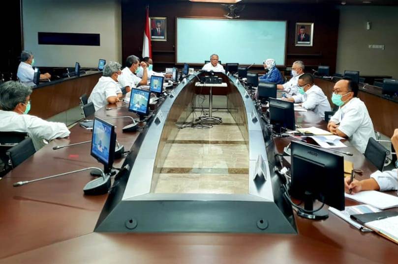 Menteri PUPR Basuki Hadimuljono (tengah).