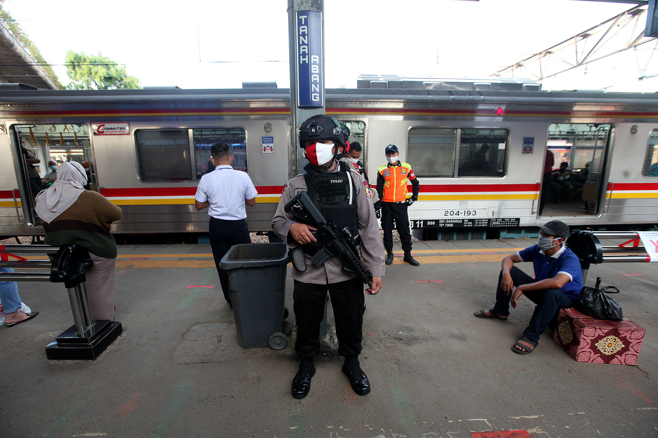 Stasiun Tanah Abang Jakarta saat PSBB