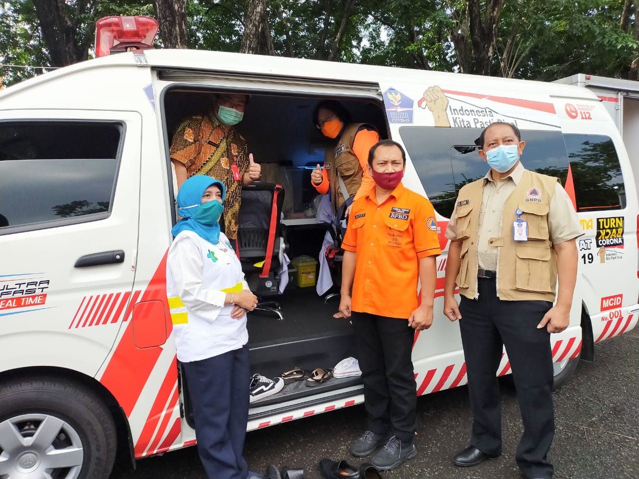 Mobil mesin PCR dengan kapasitas maksimal bisa mencapai 1.600 sample/hari.