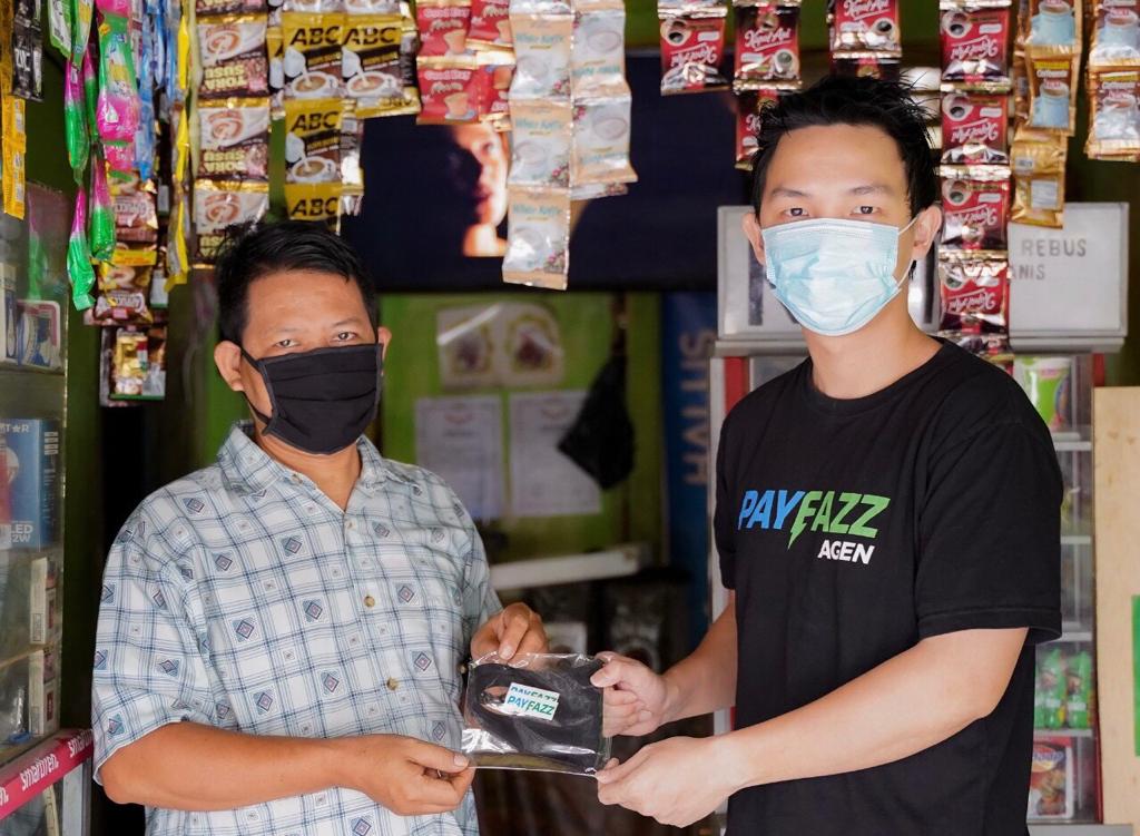 Kewajiban untuk mengenakan masker ini sesuai dengan rekomendasi dari badan kesehatan dunia WHO.