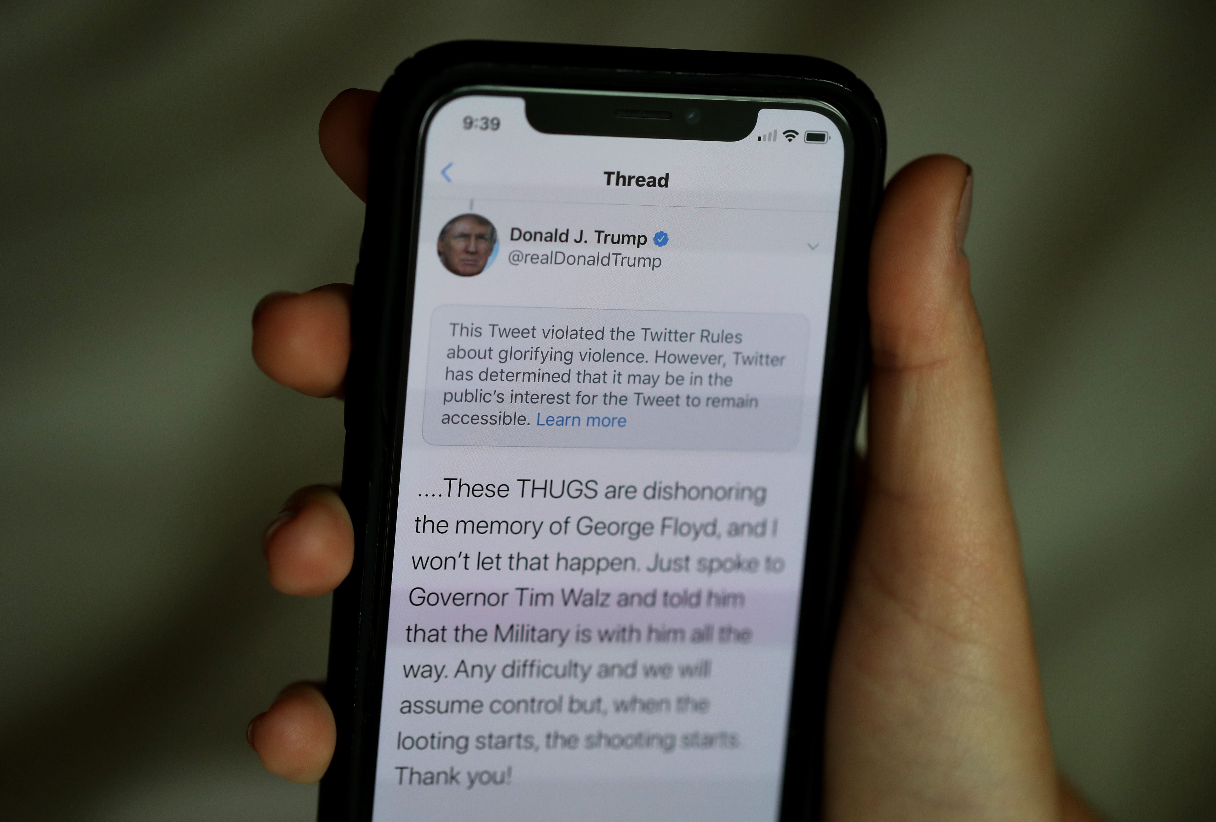 Twitter menandai cicitan Presiden AS Donald Trump karena melanggar aturan media sosial itu.