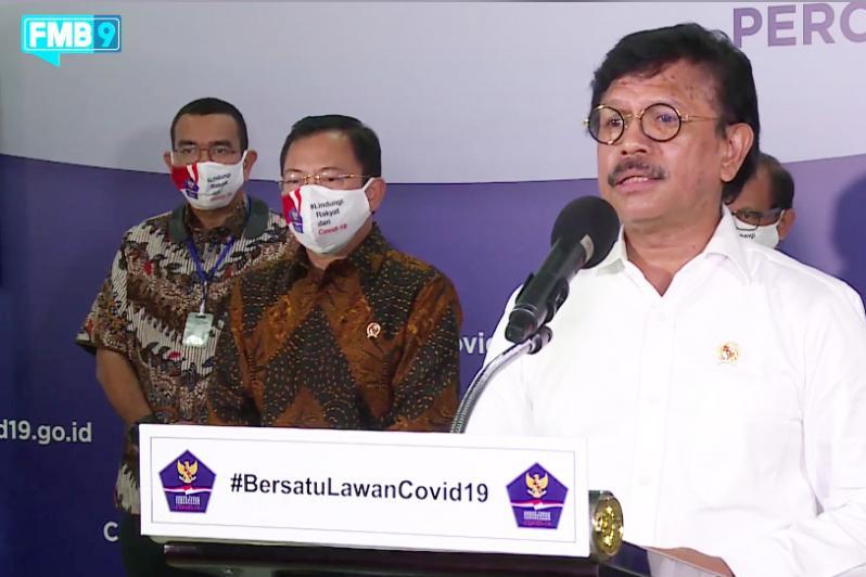 Menteri Kominfo Johnny G Plate (kanan)