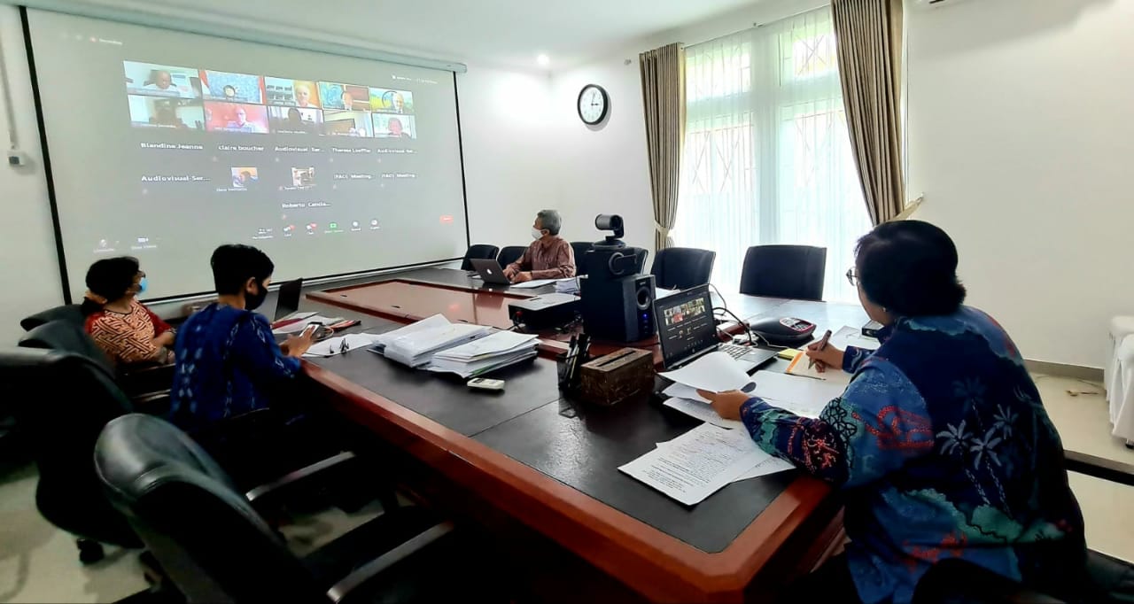 Menteri LHK Siti Nurbaya saat mengikuti diskusi panel State of the World’s Forests 2020 (SOFO 2020) virtual launch dari Roma, Italia. 