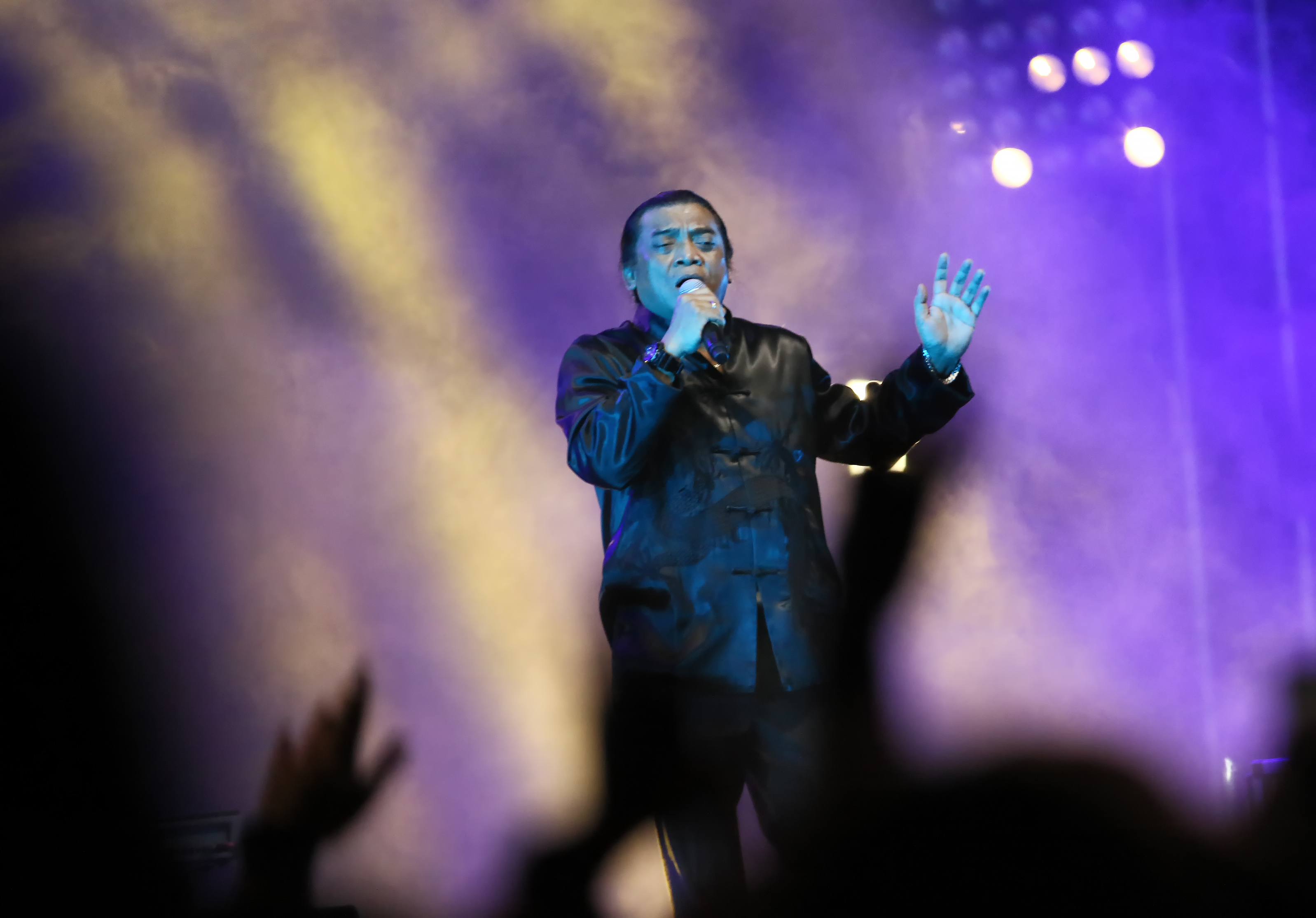 Penyanyi legenda Didi Kempot saat tampil di Synchronize Fest 2019.