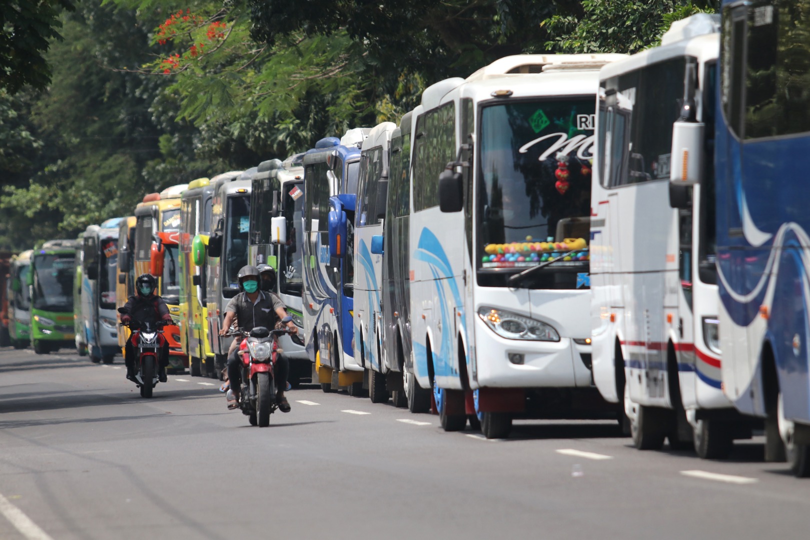 Aksi simpatik sejumlah perusahaan otobis mendukung kebijakan larangan mudik