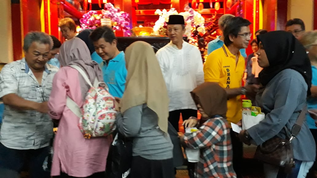Suasana buka puasa bersama dengan 150 difabel di Wihara Dhanagun, Jalan Suryakancana, Kota Bogor, kemarin.