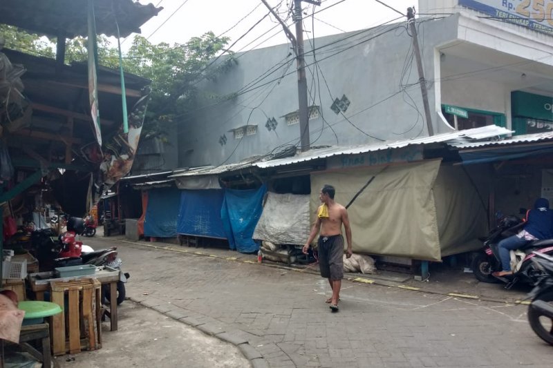 Pasar Simo di Jalan Simo, Kota Surabaya, Selasa (19/5).