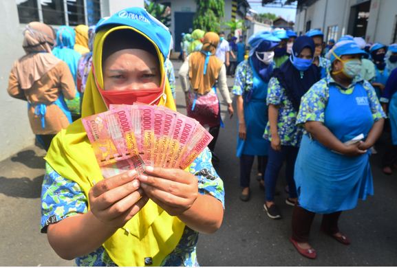 Pemprov: Semua Perusahaan di DKI Harus Segera Bayar THR Karyawan