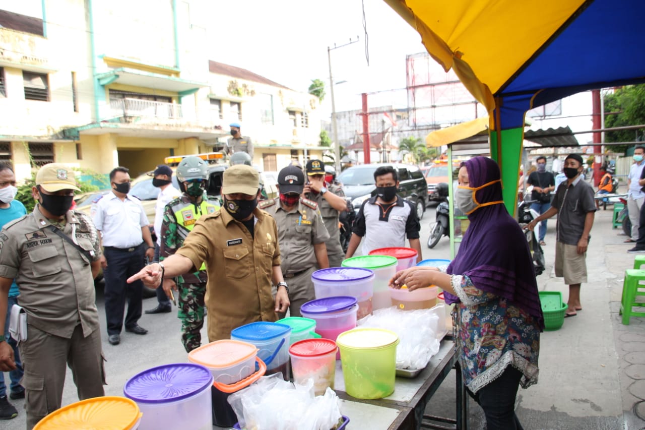 Cegah Covid-19, Pj Sekda Pematangsiantar Turun ke Jalan