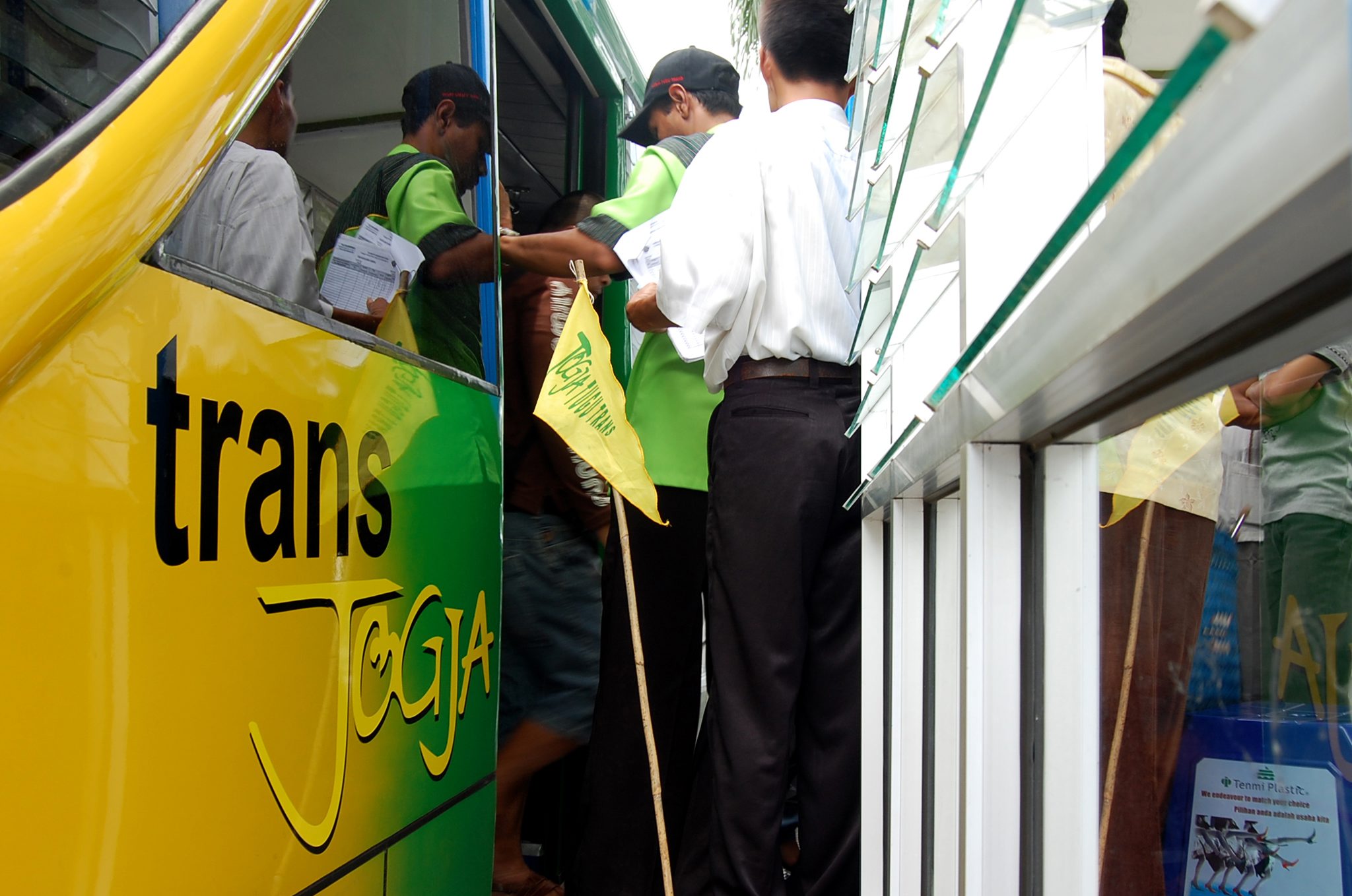 Jam operasional bus Transjogya dikurangi selama pandemi korona.