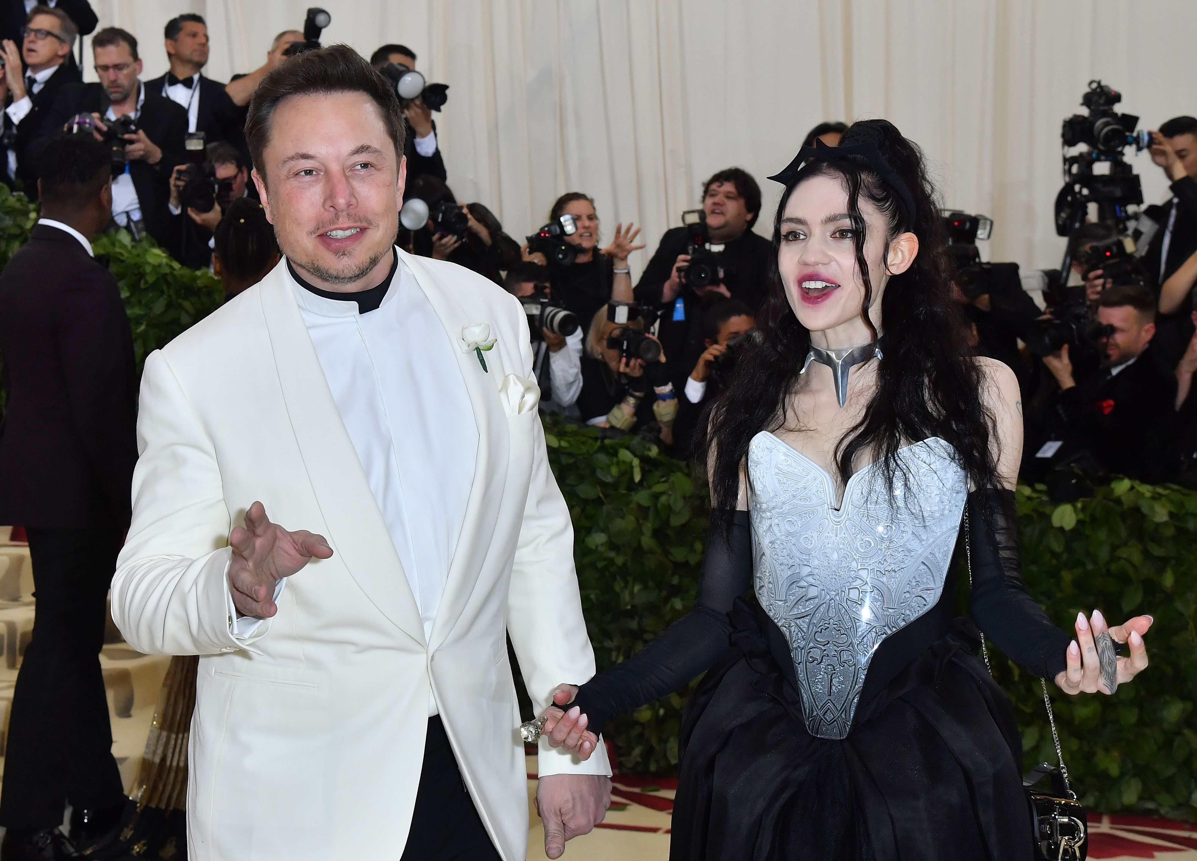 Elon Musk dan pasangannya, Grimes