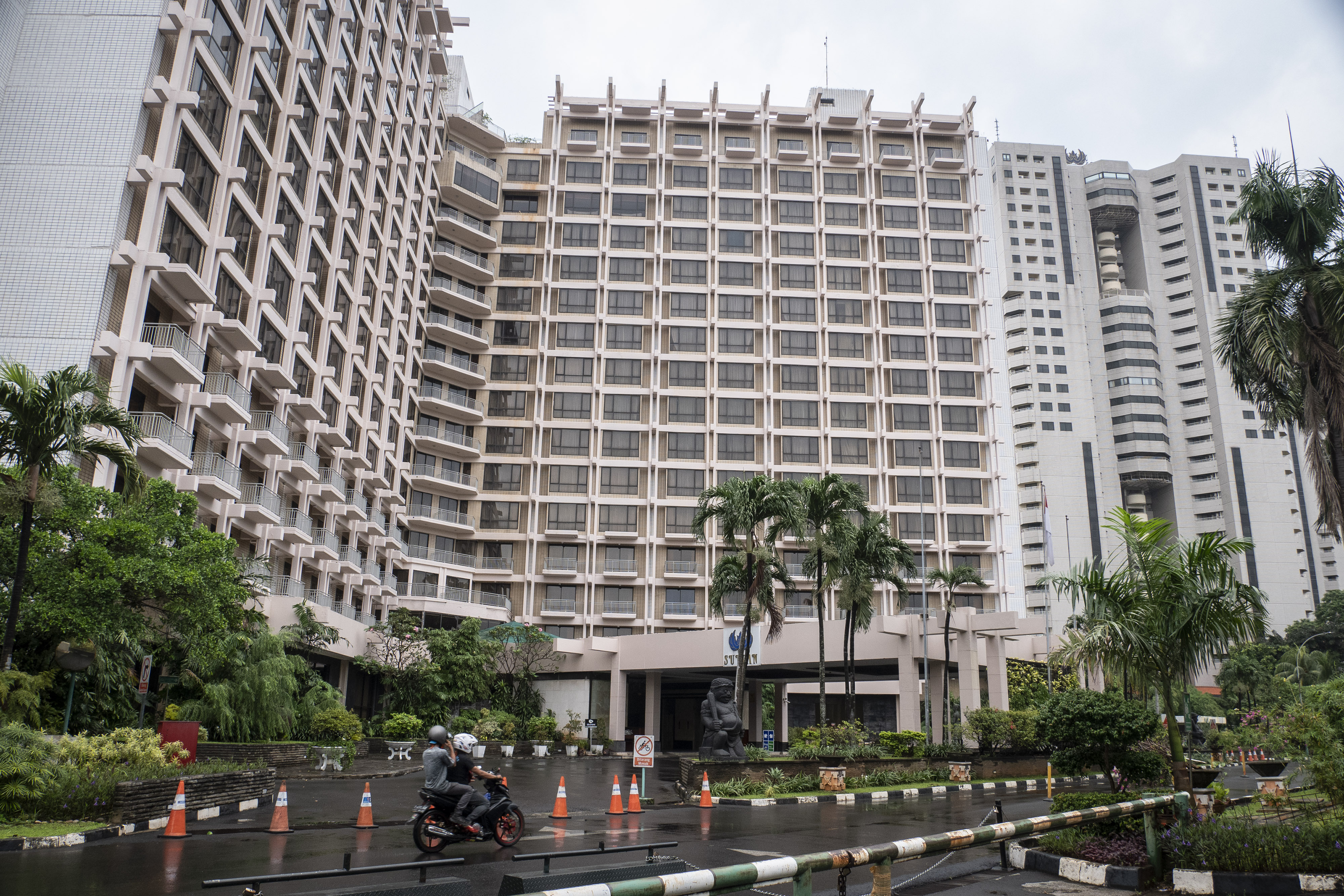Hotel The Sultan yang tutup sementara di kawasan Senayan, Jakarta.