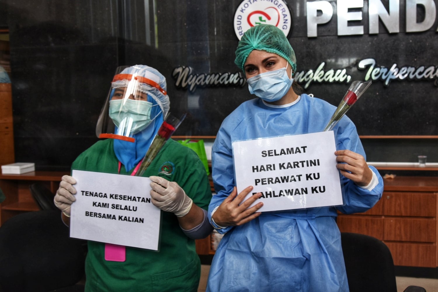 Perawat ditengah pandemi Coviid-19 memperingati Hari Kartini, 21 April 2020.