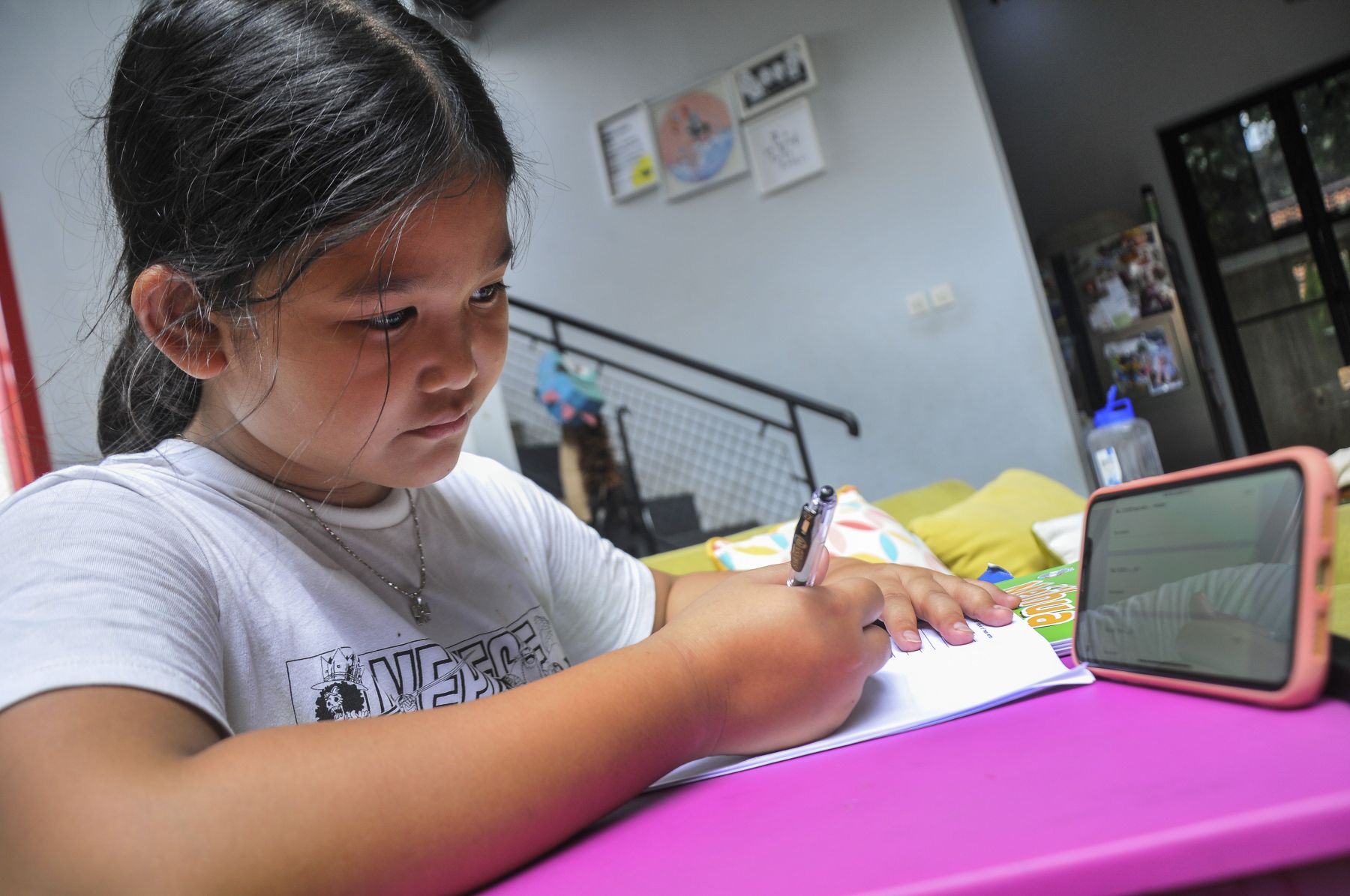 Wacana Buka Sekolah Juli harus Dikaji Matang