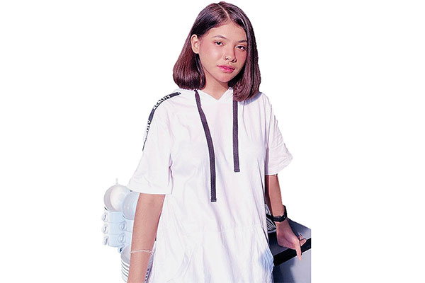 Musikus  Sara Fajira