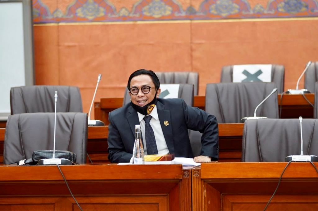 Anggota Komisi VI DPR RI , Muhammad Rapsel Ali berharap perubahan kebijakan itu bisa membuat kinerja Pertamina semakin baik.