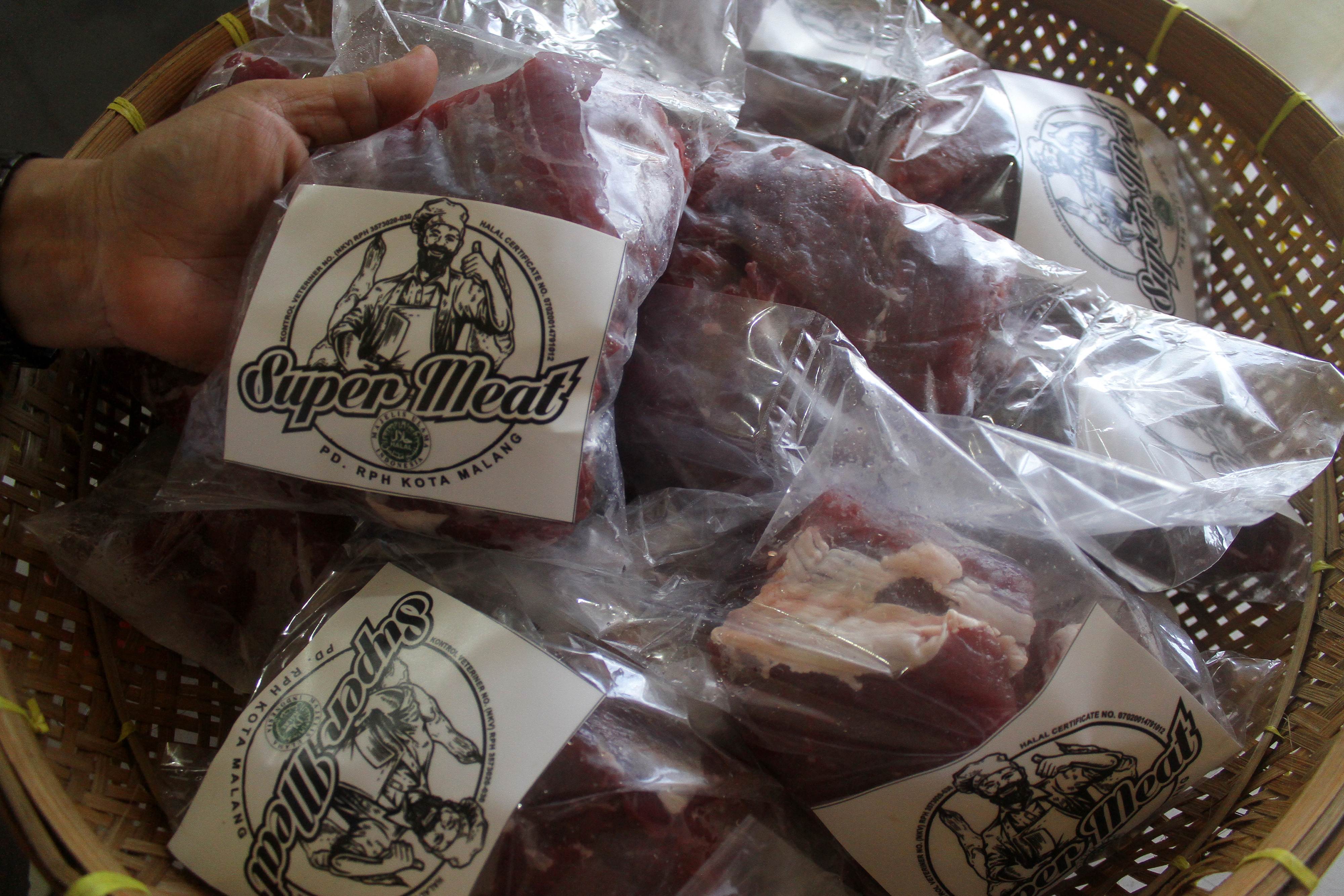 Daging yang dikemas dengan plastik