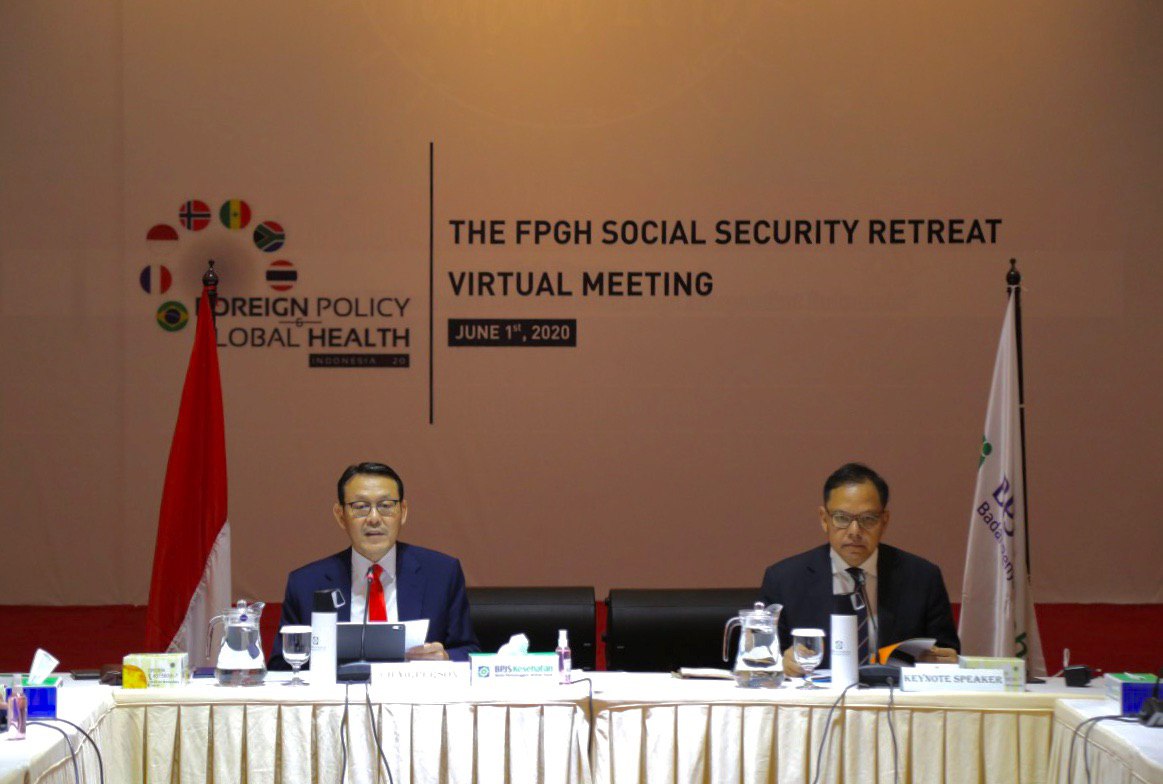 Direktur Utama BPJS Kesehatan Fachmi Idris memberi pemaparan pada Foreign Policy and Global Healthcare (FPGH) Ministerial Retreat.