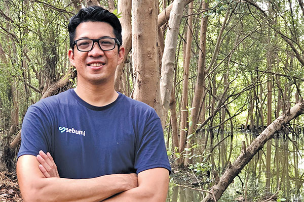 Iben Yuzenho Ismarson Menikmati dan Merawat Alam