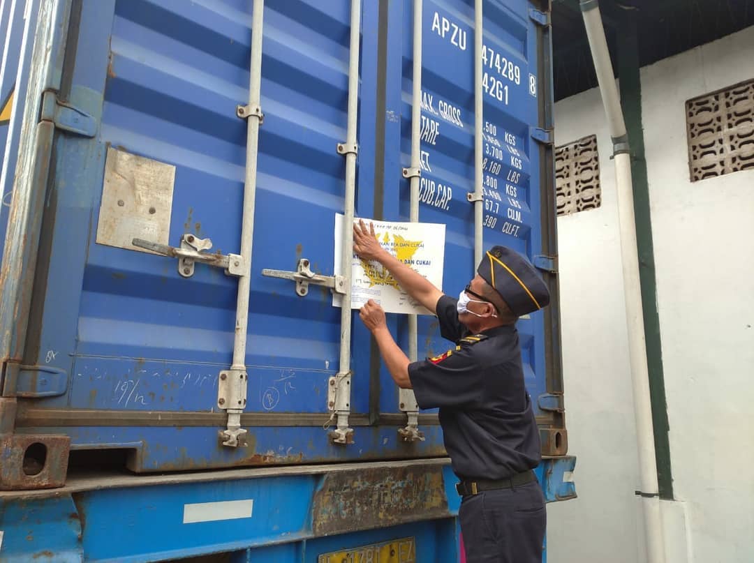 PT Wanho melakukan ekspor perdananya dengan tujuan ekspor perusahaan Zeng Cheng Shi Wan Ho Metal Plastic di Guangzhou, Tiongkok.