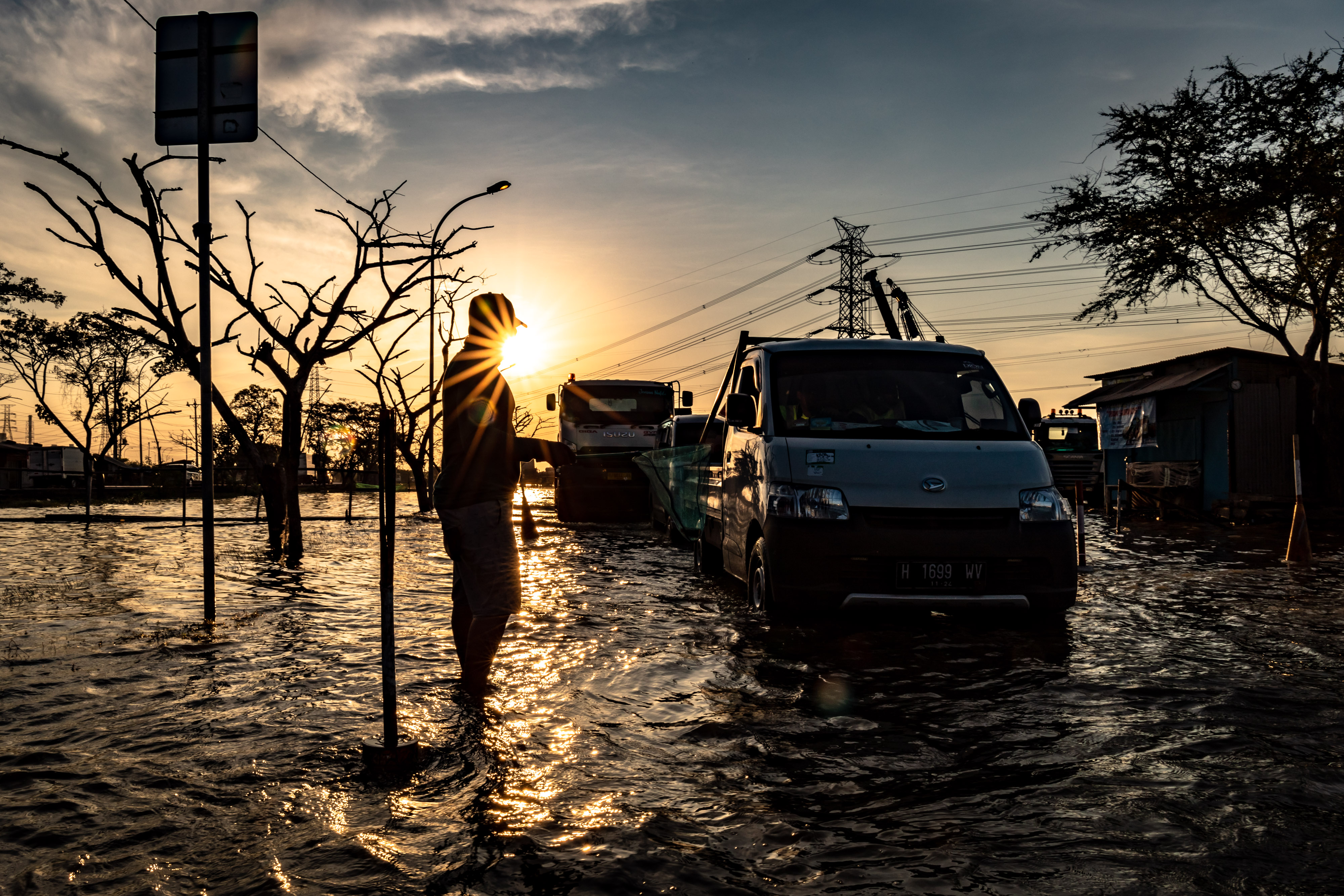 BANJIR ROB DI JALUR PANTURA SEMARANG