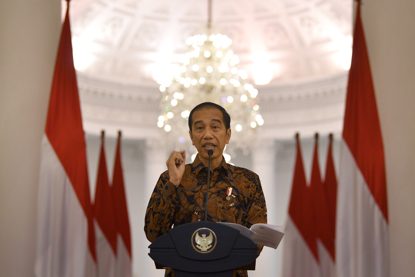Presiden Joko Widodo menyampaikan keterangan pers di Istana Bogor.