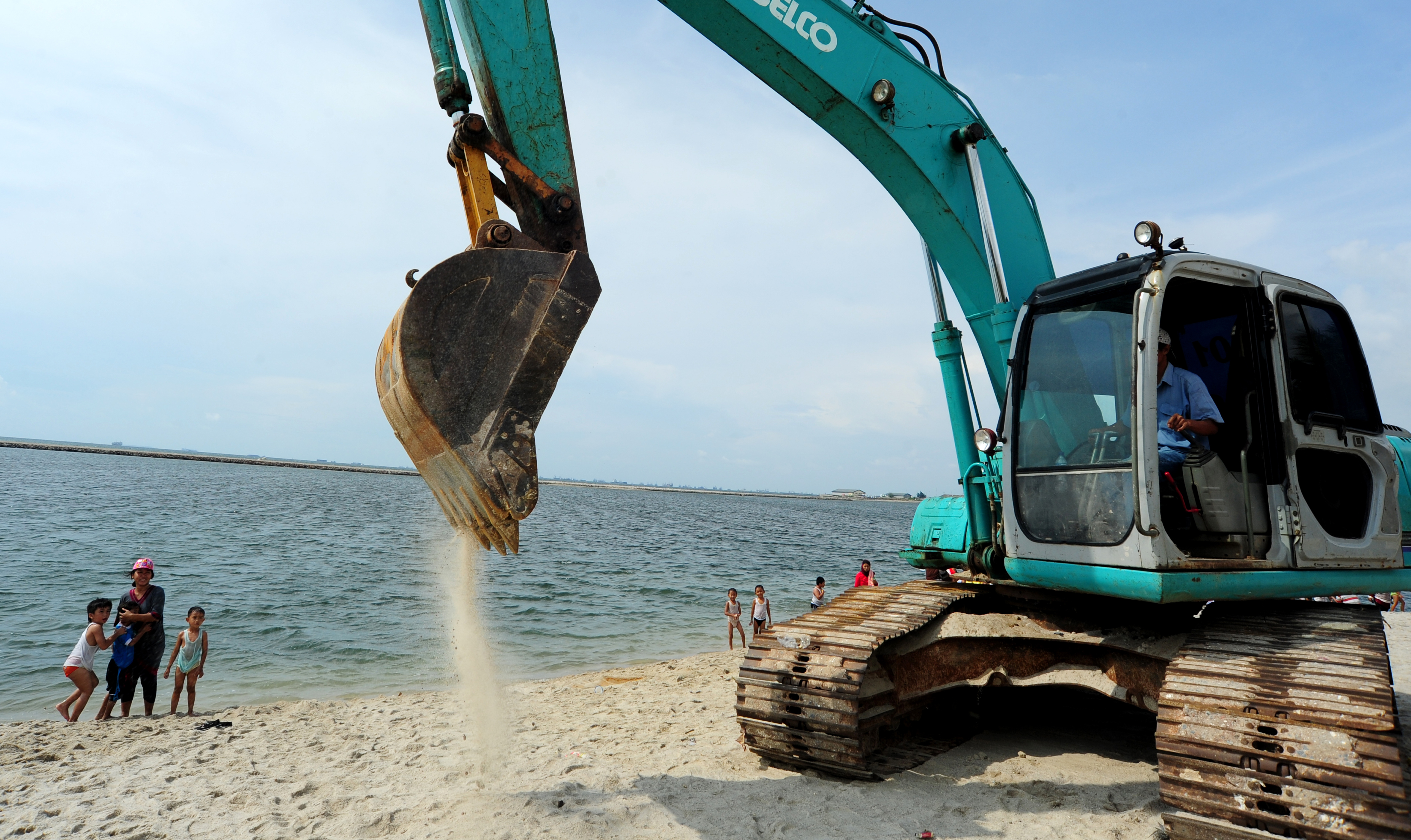Momen reklamasi pantai ancol pada 2012 silam