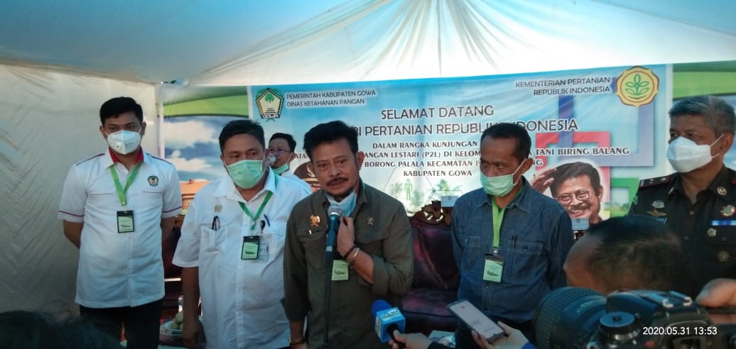 Menteri Pertanian Syahrul Yasin Limpo (tengah).  