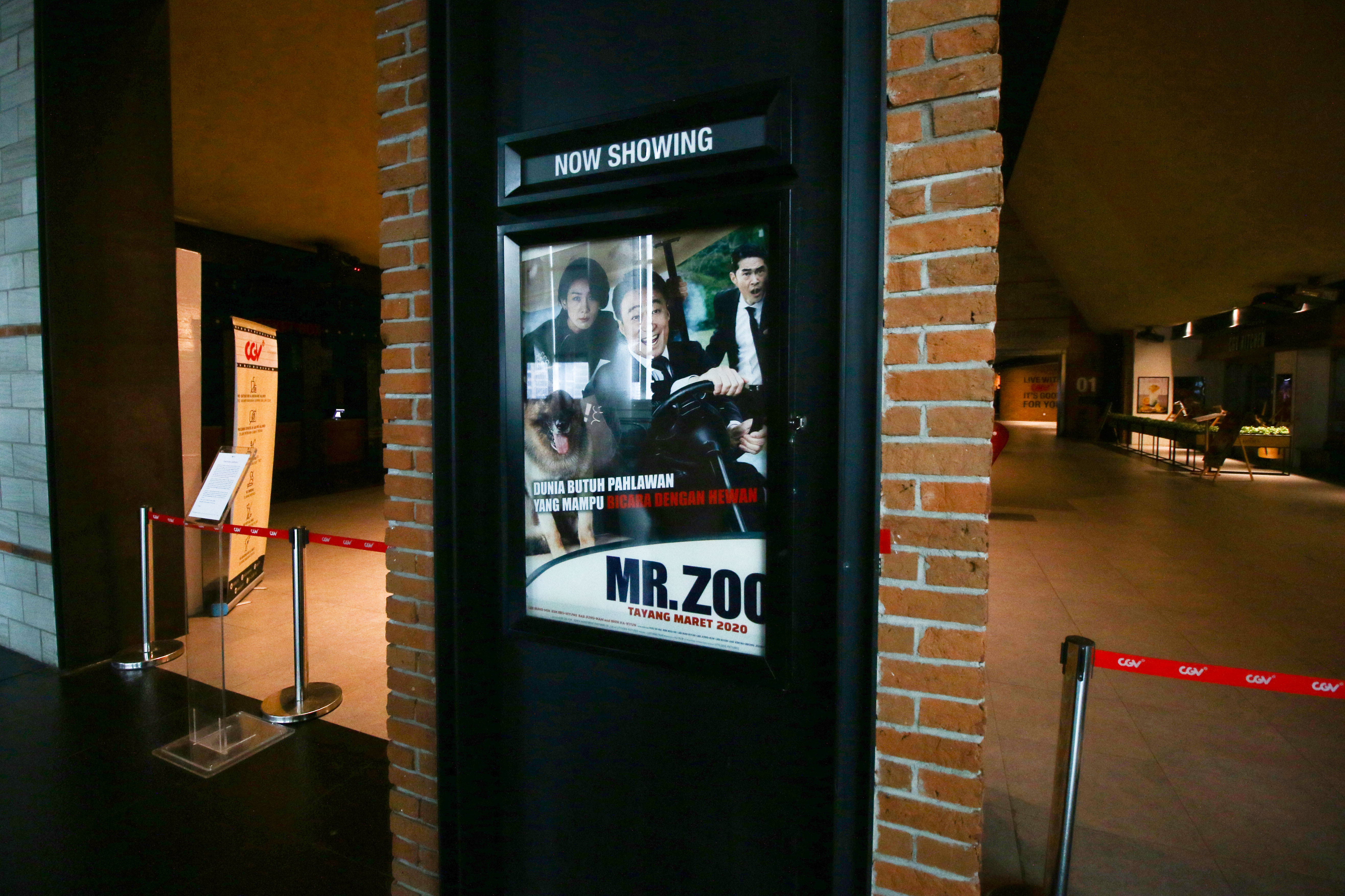 Suasana bioskop CGV yang tutup di Grand Indonesia, Jakarta, Senin (23/3/2020). 
