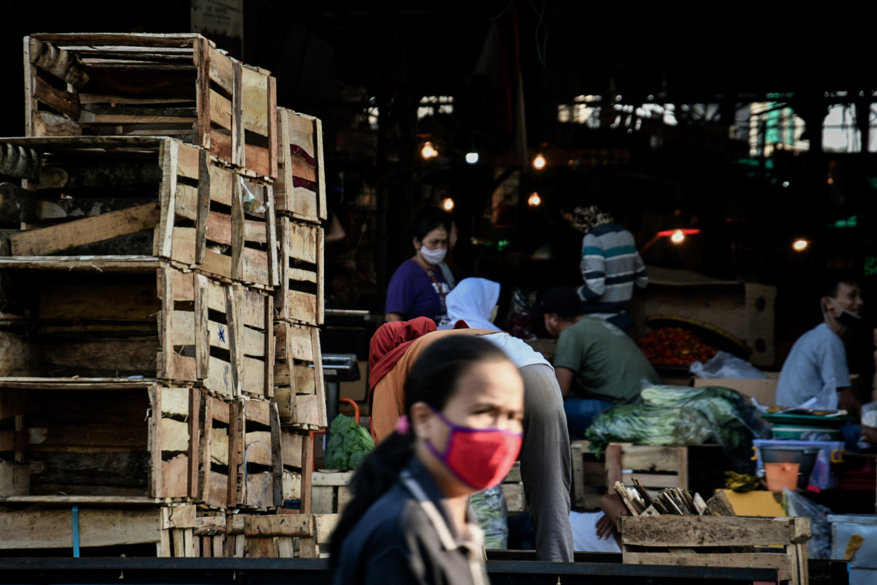 Penggunaan masker di pasar kramat jati, Jakarta