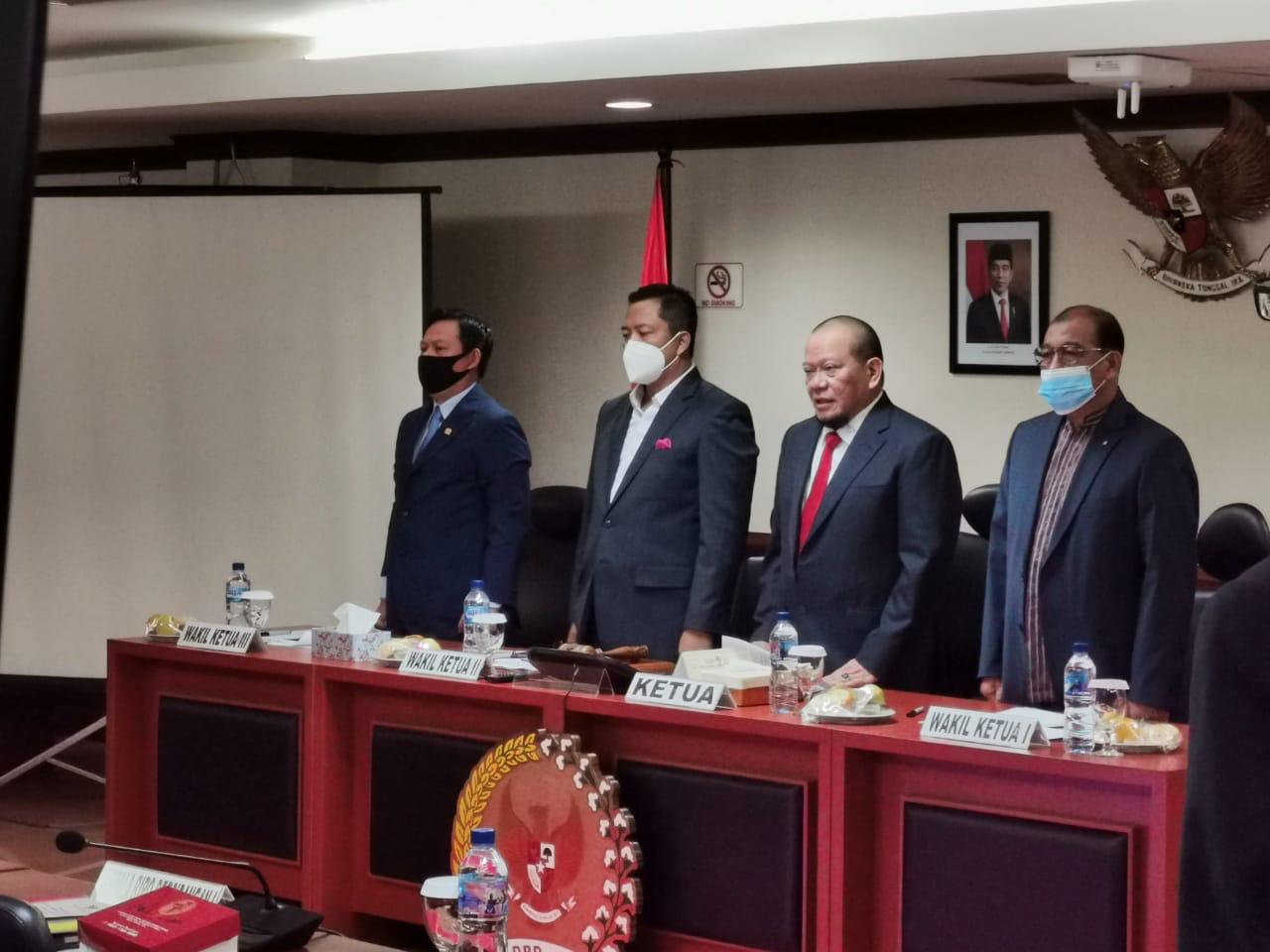 Sidang paripurna DPD