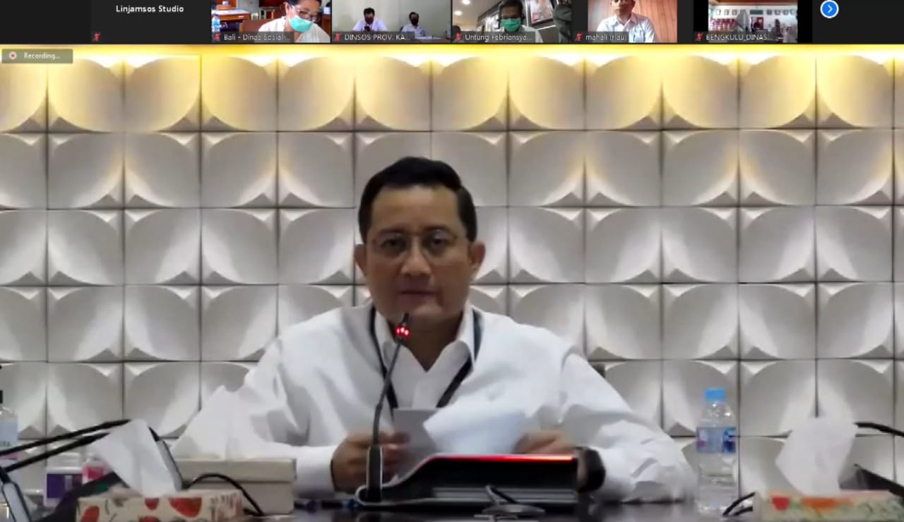 Menteri Sosial Juliari P batubara saat memimpin Rakornas PKH secara virtual