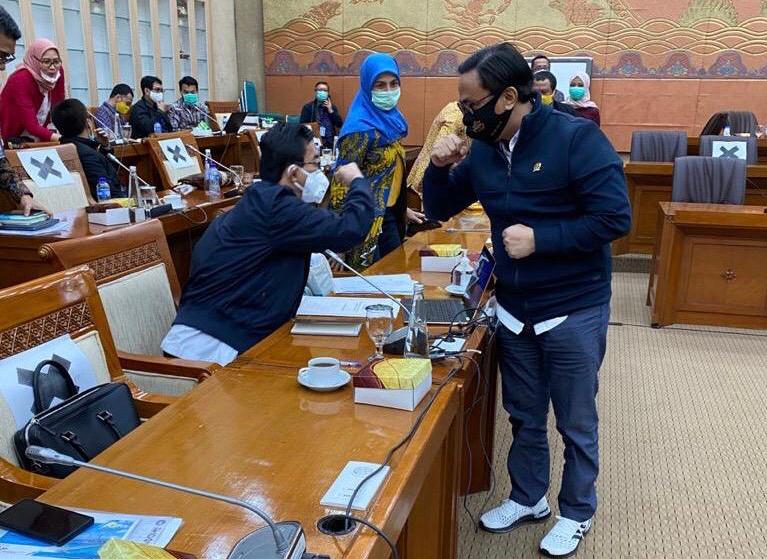 Anggota Komisi VI DPR RI Fraksi Partai NasDem, Muhammad Rapsel Ali (kanan) bersama anggta DPR RI lainnya. 