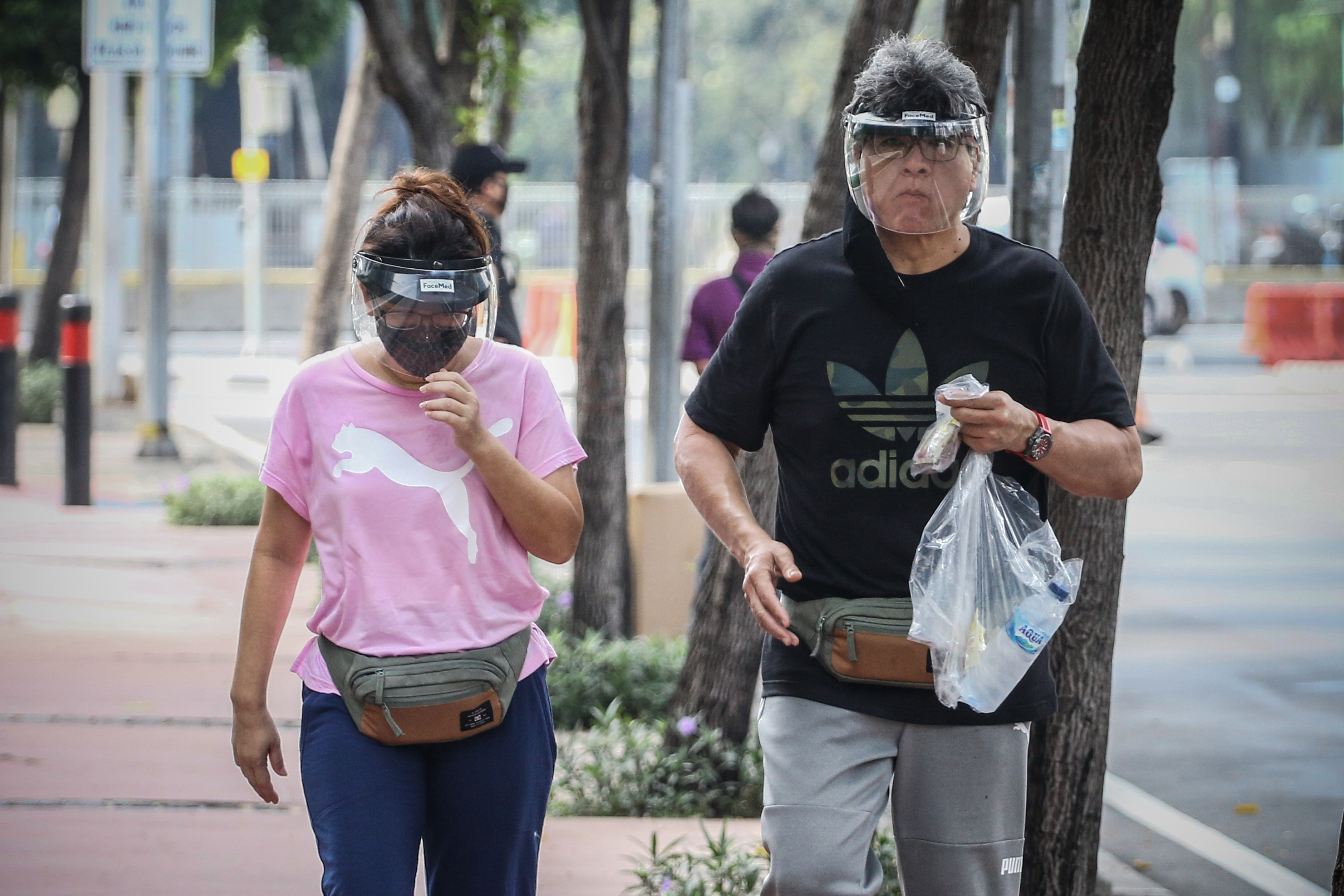 Warga berolah raga meskipun car free day ditiadakan karena pandemik Covid-19