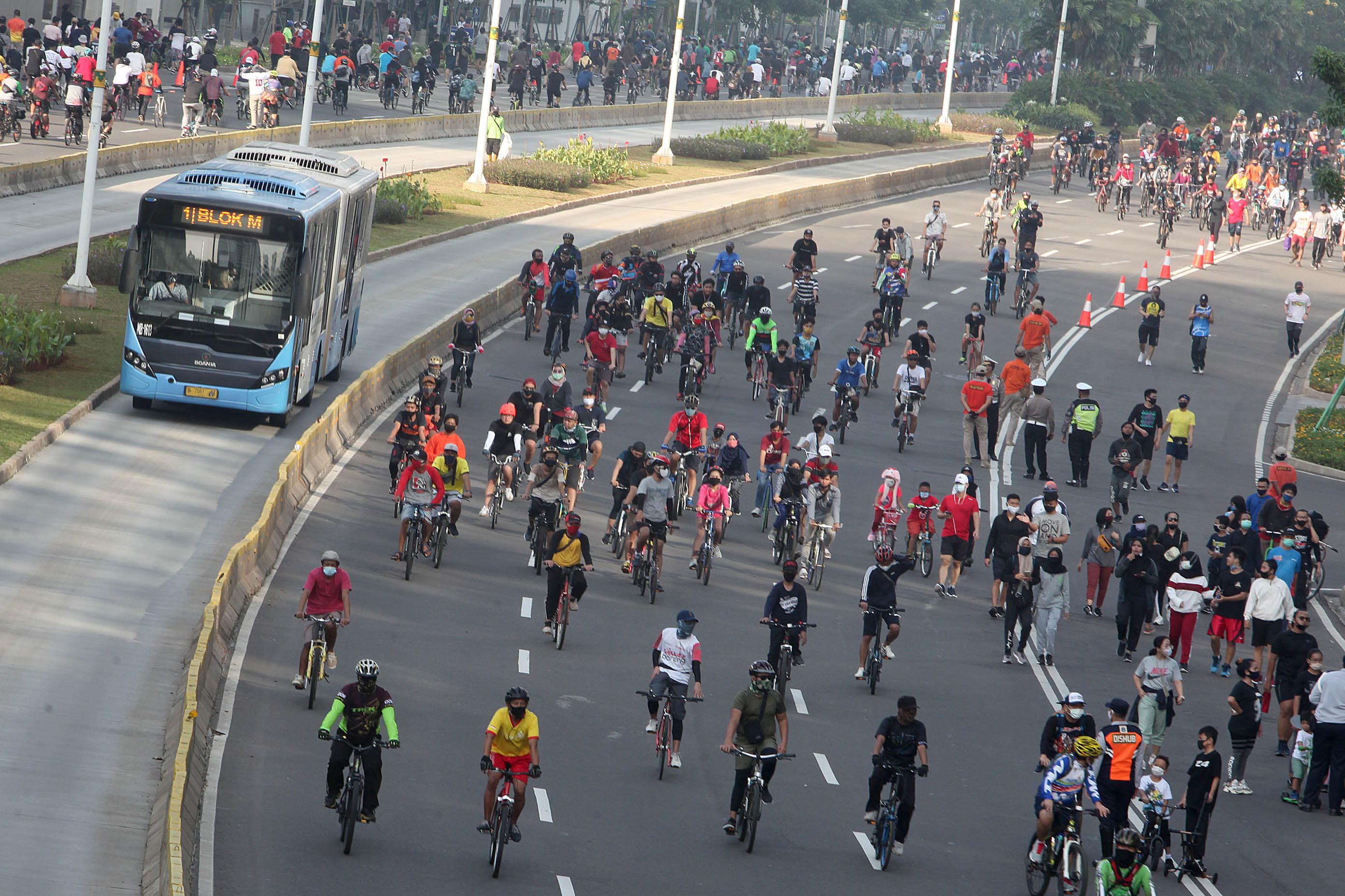 DPRD DKI Jakarta setuju adanya 32 ruas pengganti jalur car free day (CFD) di Sudirman - MH Thamrin. 