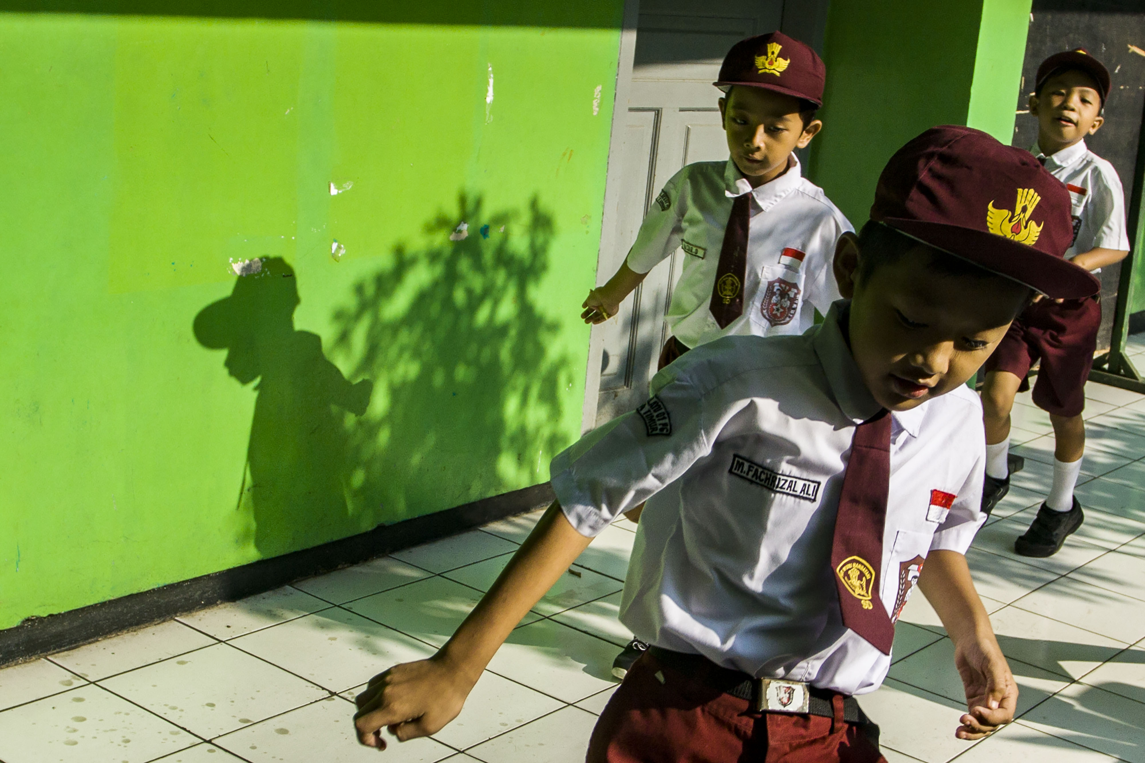 Ilustrasi: Siswa melaksanakan kegiatan Masa Pengenalan Lingkungan Sekolah (MPLS) pada hari pertama masuk sekolah di SDN Kampung Melayu