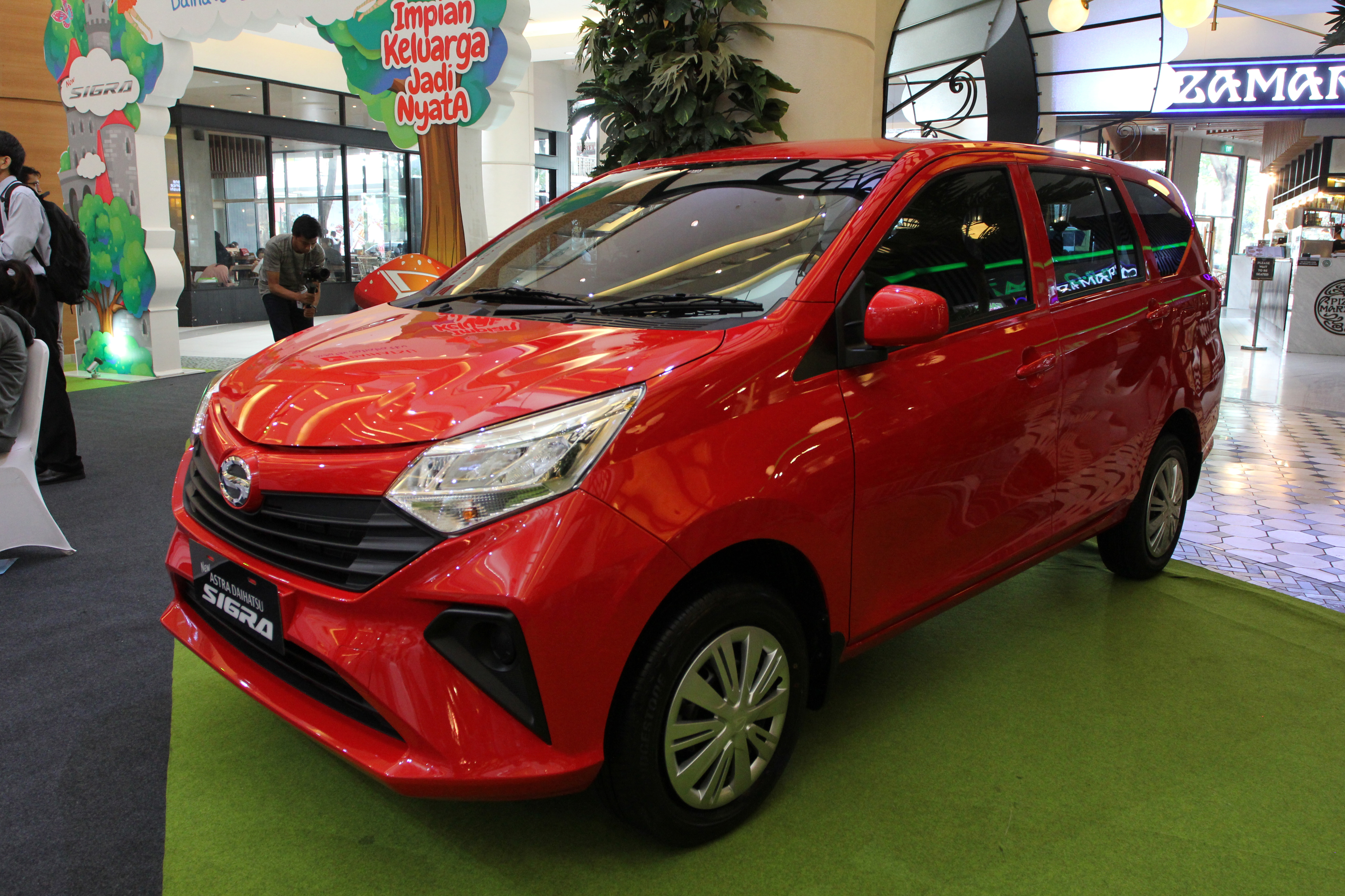 salah satu mobil LCGC di Indonesia