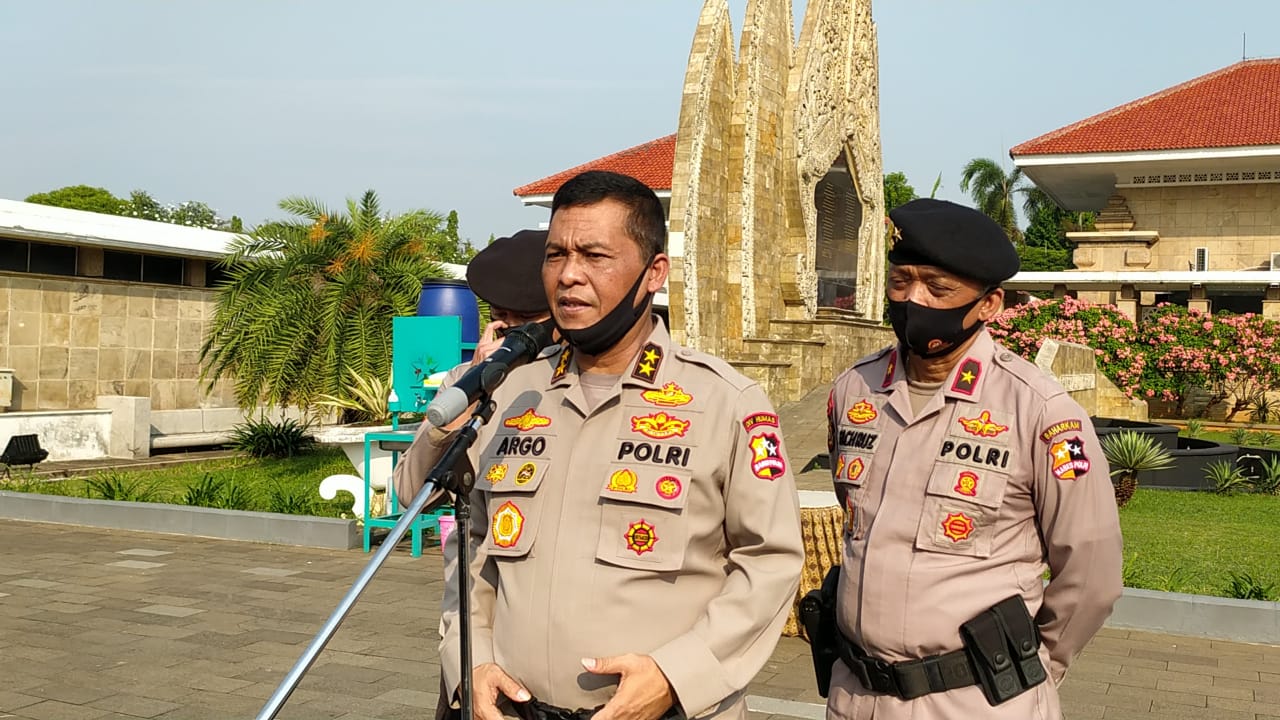  Kepala Divisi Humas Polri Irjen Argo Yuwono di TMP Kalibata