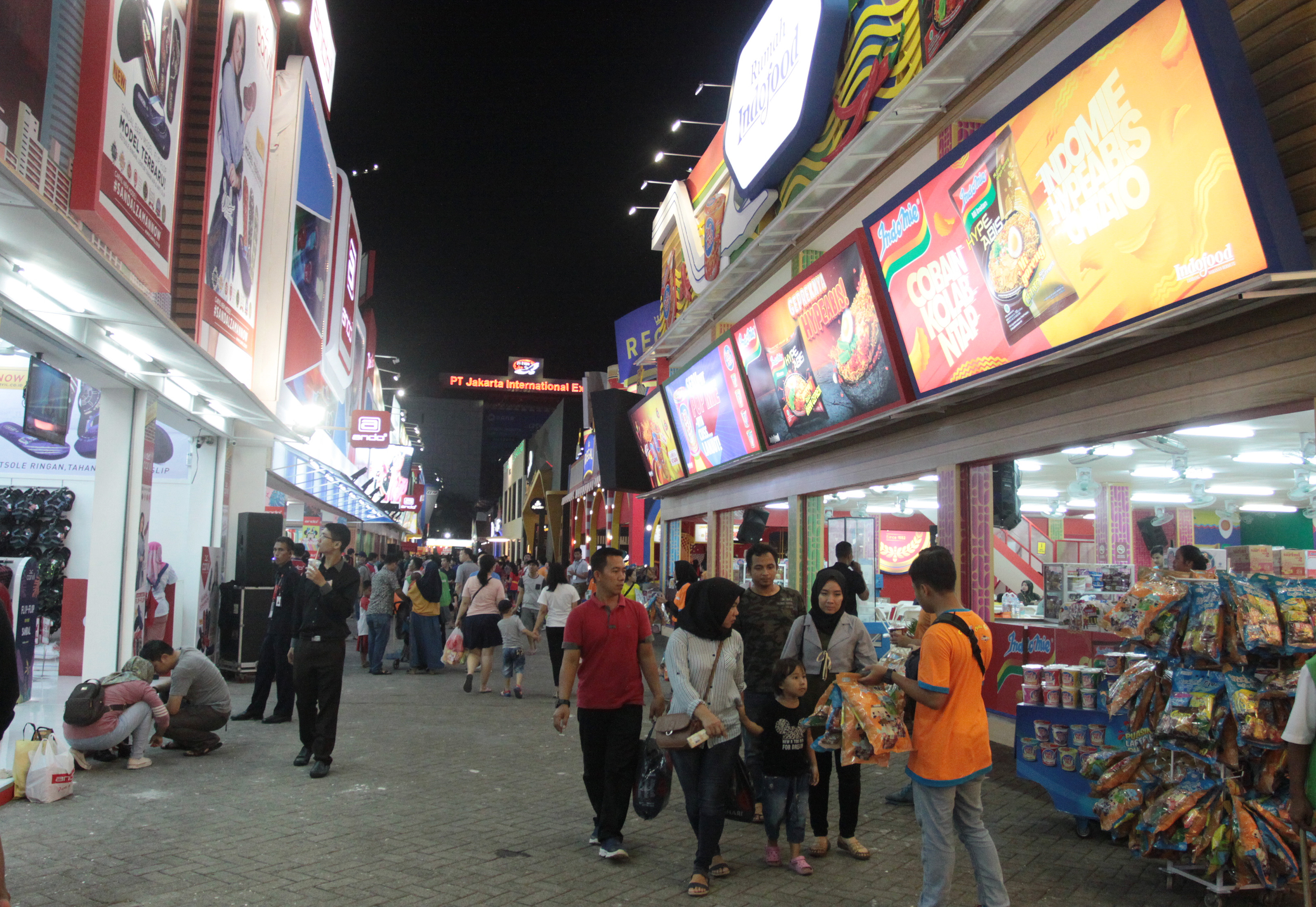 Suasana Jakarat Fair Kemayoran atau Pekan Raya jakarta 2019 silam