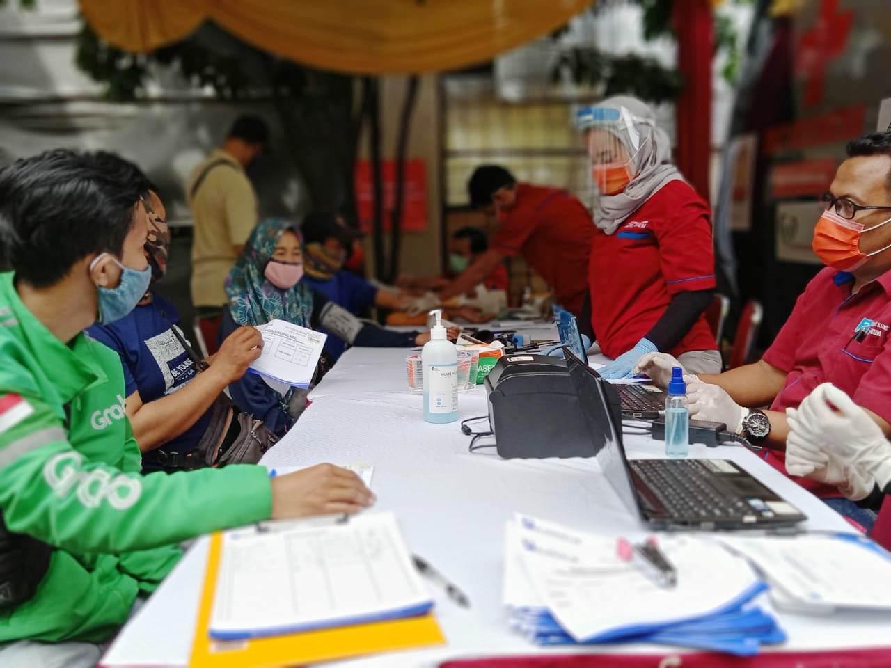 Kedai Sehat yang digelar Li-Foundation dengan Komunitas otomotif