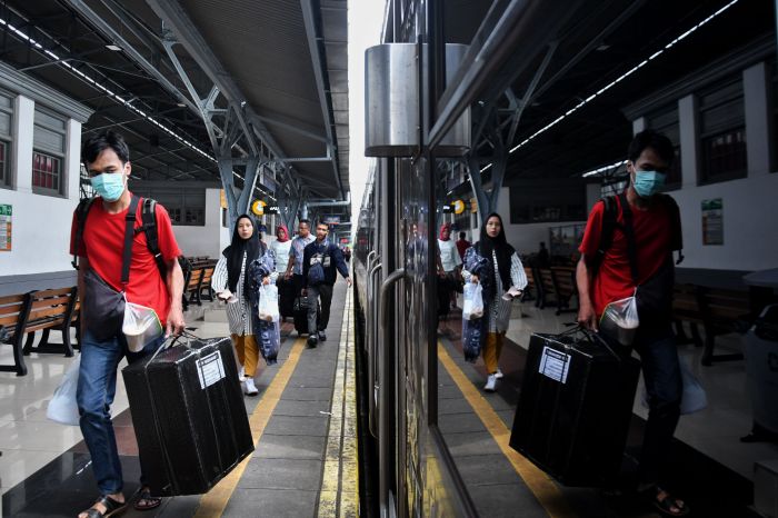 Suasana di Stasiun Kereta Senen, Jakarta Pusat. 