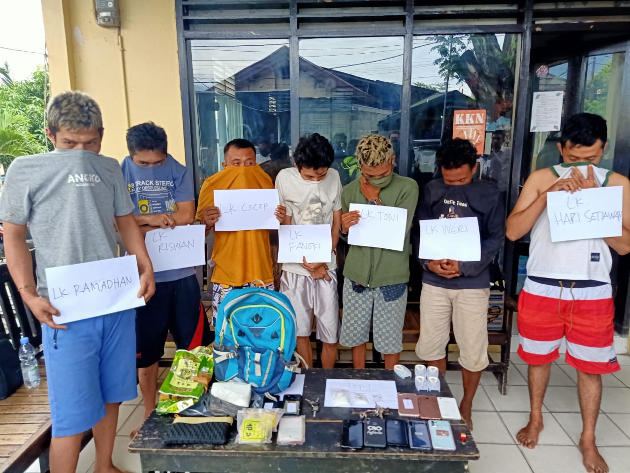 Delapan Pengguna Sabu dengan Barbuk 1 Kg Ditangkap di Palu