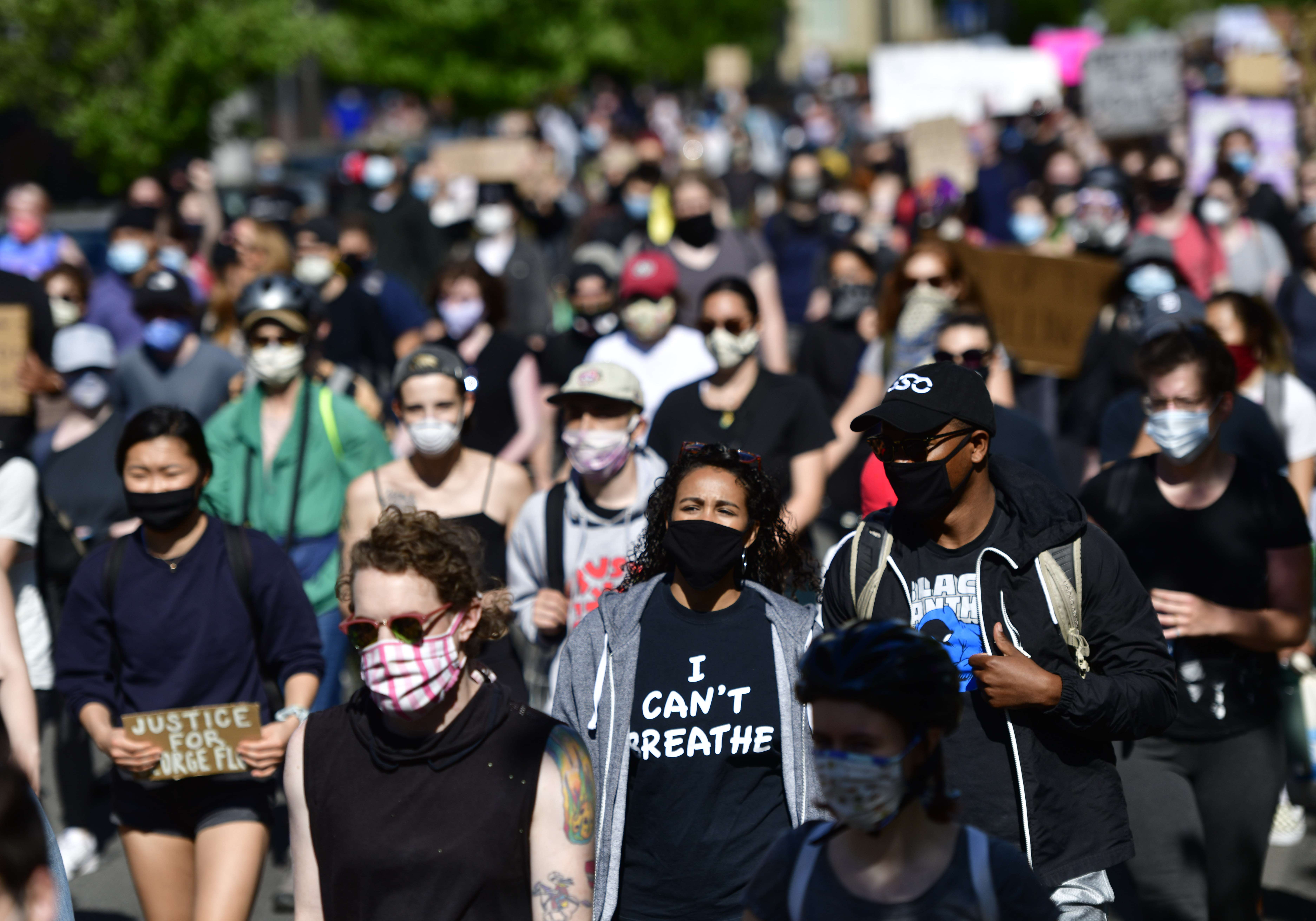 Warga Filadelfia terus berdemonstrasi untuk pembelaan terhadap George Floyd