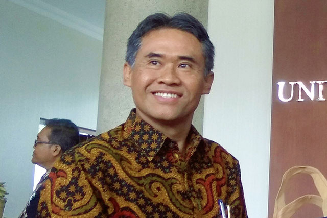 Rektor UGM Panut Mulyono mengajak masyarakat mengimplementasikan nilai-nilai Pancasila 