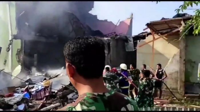 Pesawat latih tempur jenis Hawk 200 di Pekanbaru, Riau, Senin (15/6/2020).