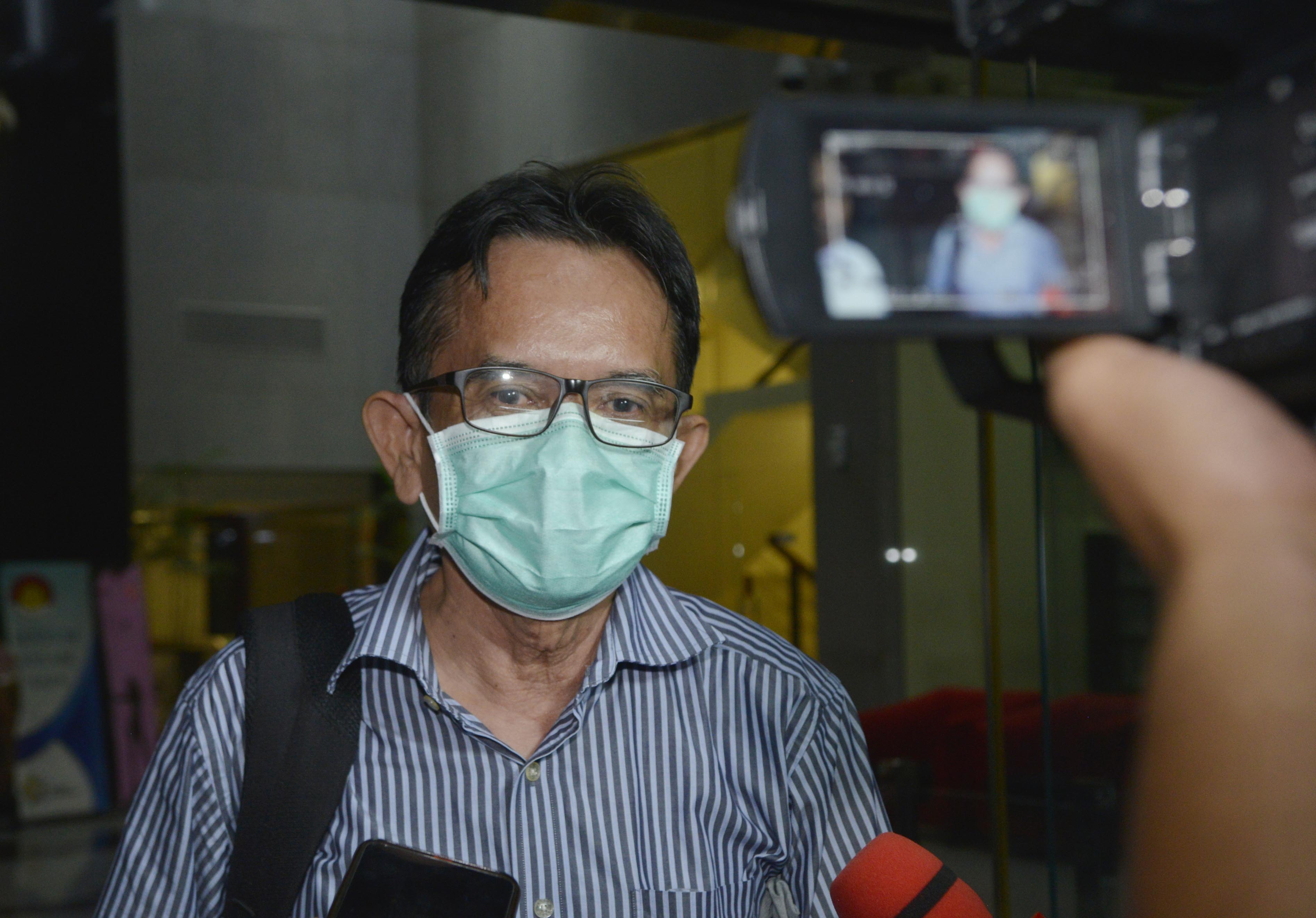 Mantan Dirut PTDI, Budiman Saleh memberikan keterangan setelah menjalani pemeriksaan oleh penyidik di Gedung Merah putih KPK, Jakarta