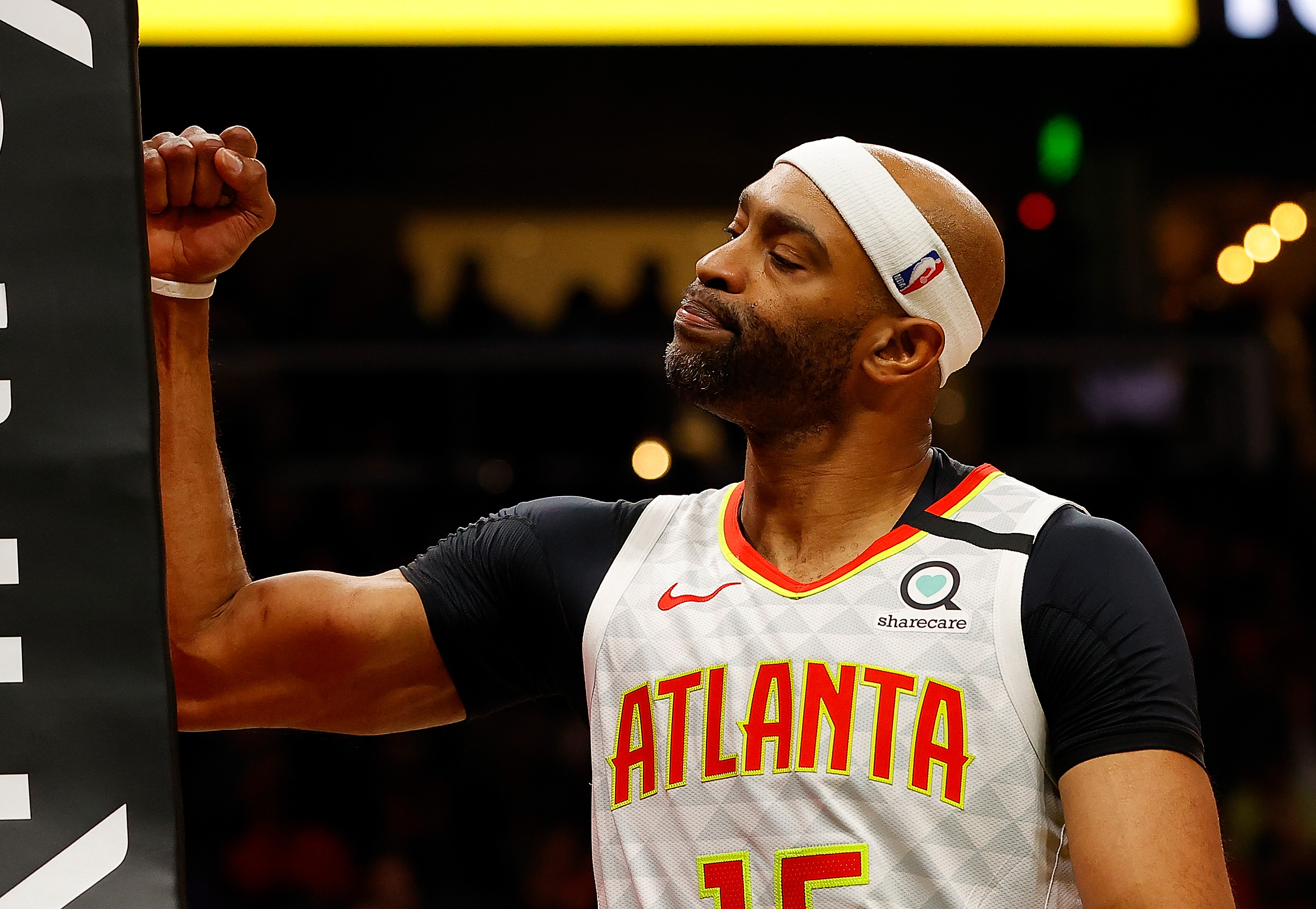 Vince Carter resmi pensiun dari ajang NBA